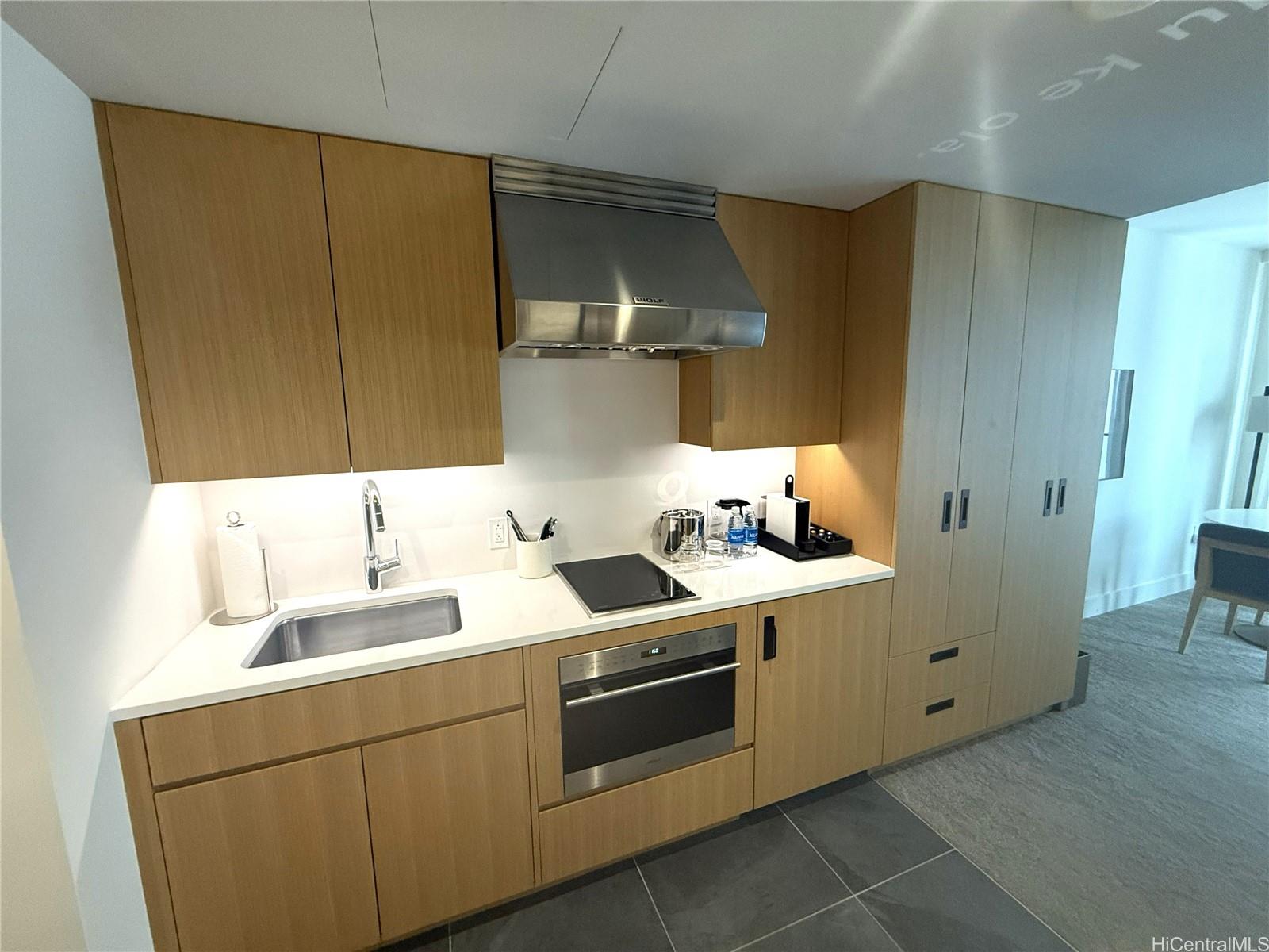 Sky Ala Moana East condo # 3306, Honolulu, Hawaii - photo 8 of 8