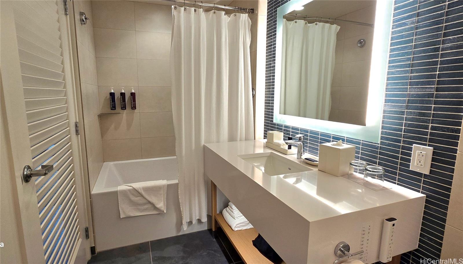 Sky Ala Moana East condo # 3308, Honolulu, Hawaii - photo 6 of 13