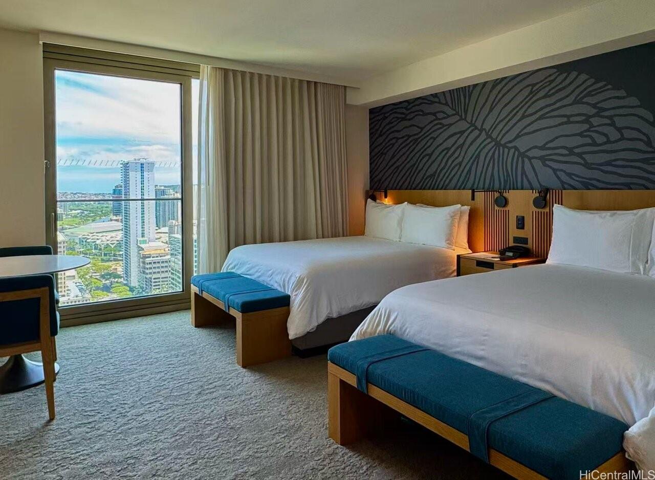 Sky Ala Moana East condo # 3311, Honolulu, Hawaii - photo 5 of 10