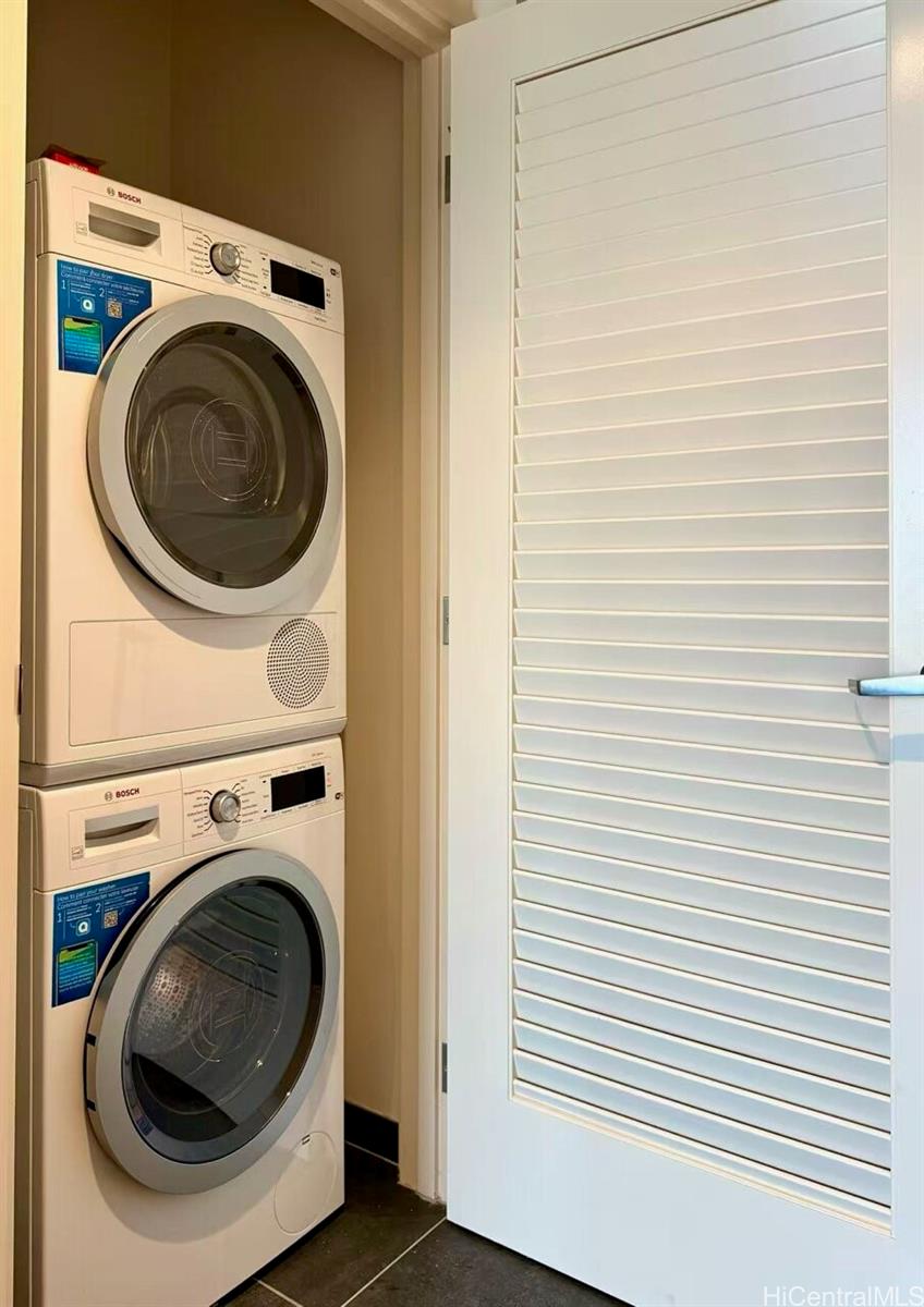 Sky Ala Moana East condo # 3311, Honolulu, Hawaii - photo 9 of 10