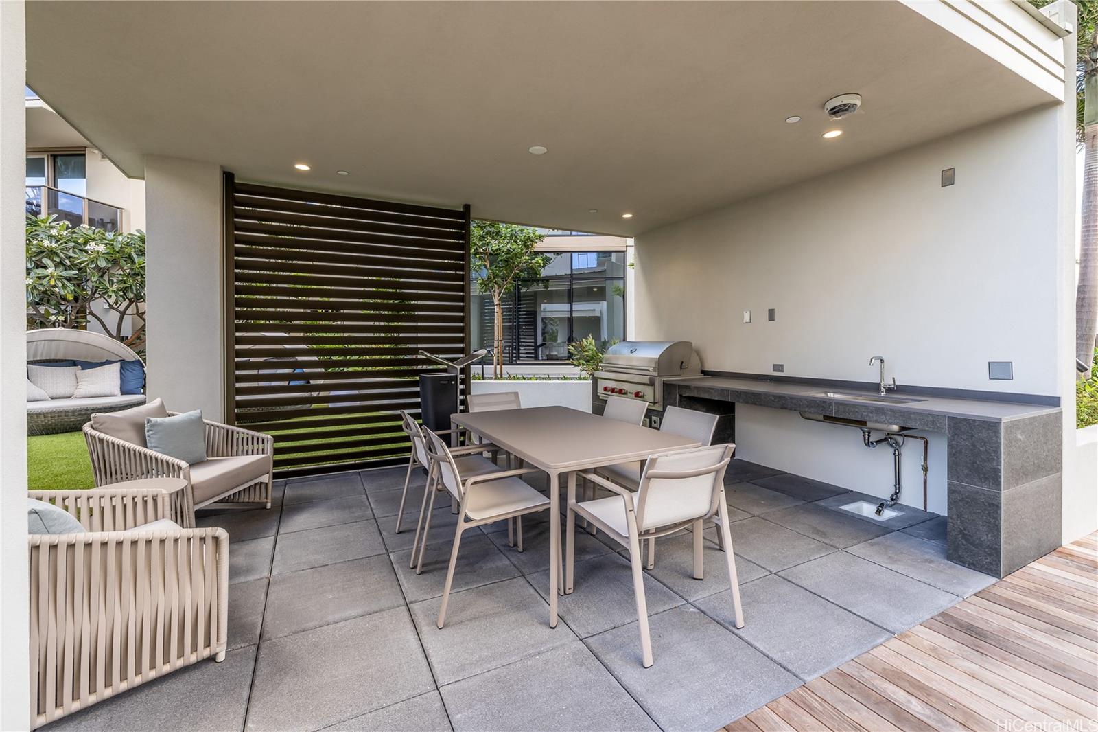 Sky Ala Moana East condo # 3312, Honolulu, Hawaii - photo 20 of 21