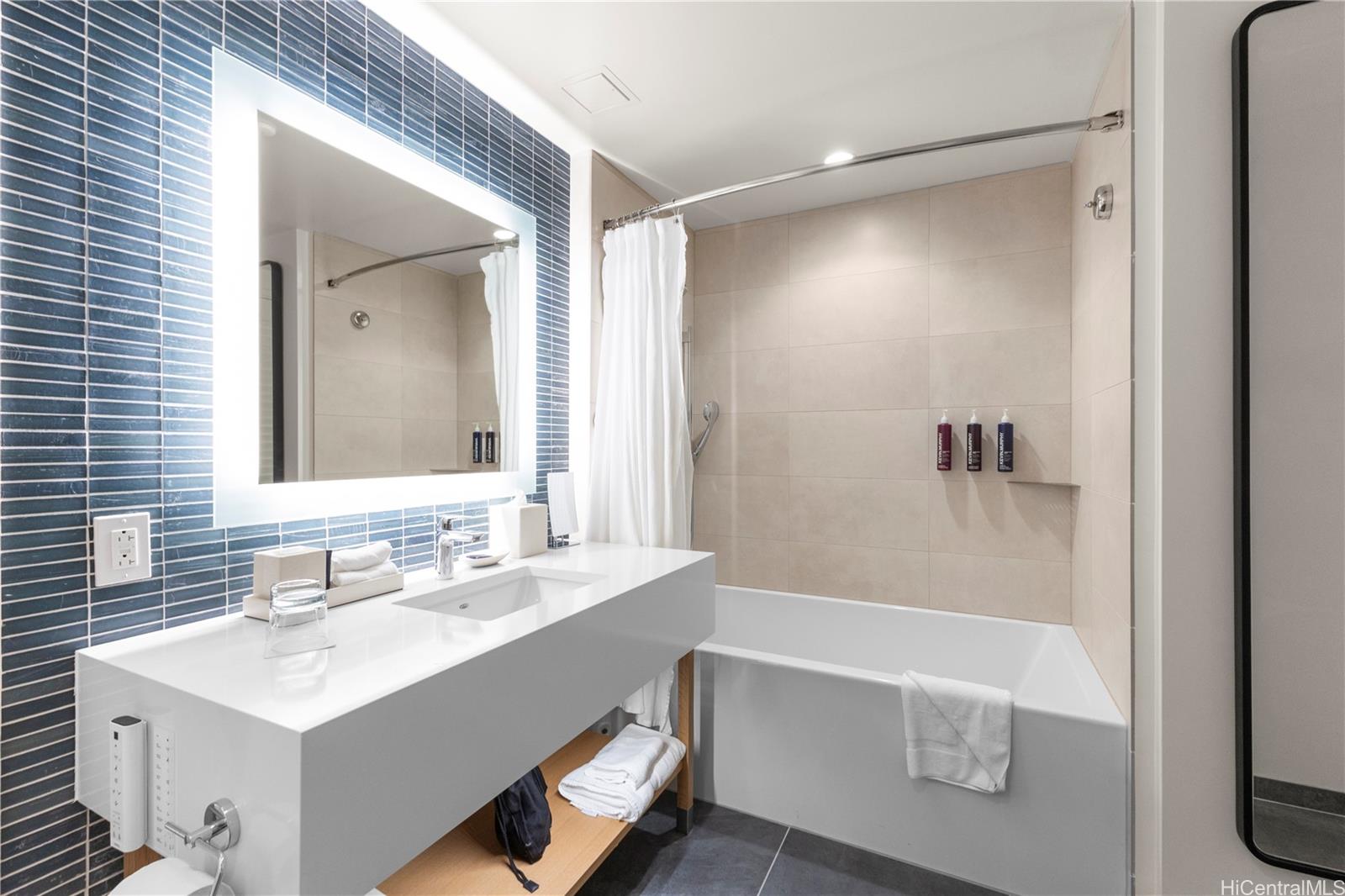 Sky Ala Moana East condo # 3607, Honolulu, Hawaii - photo 4 of 21