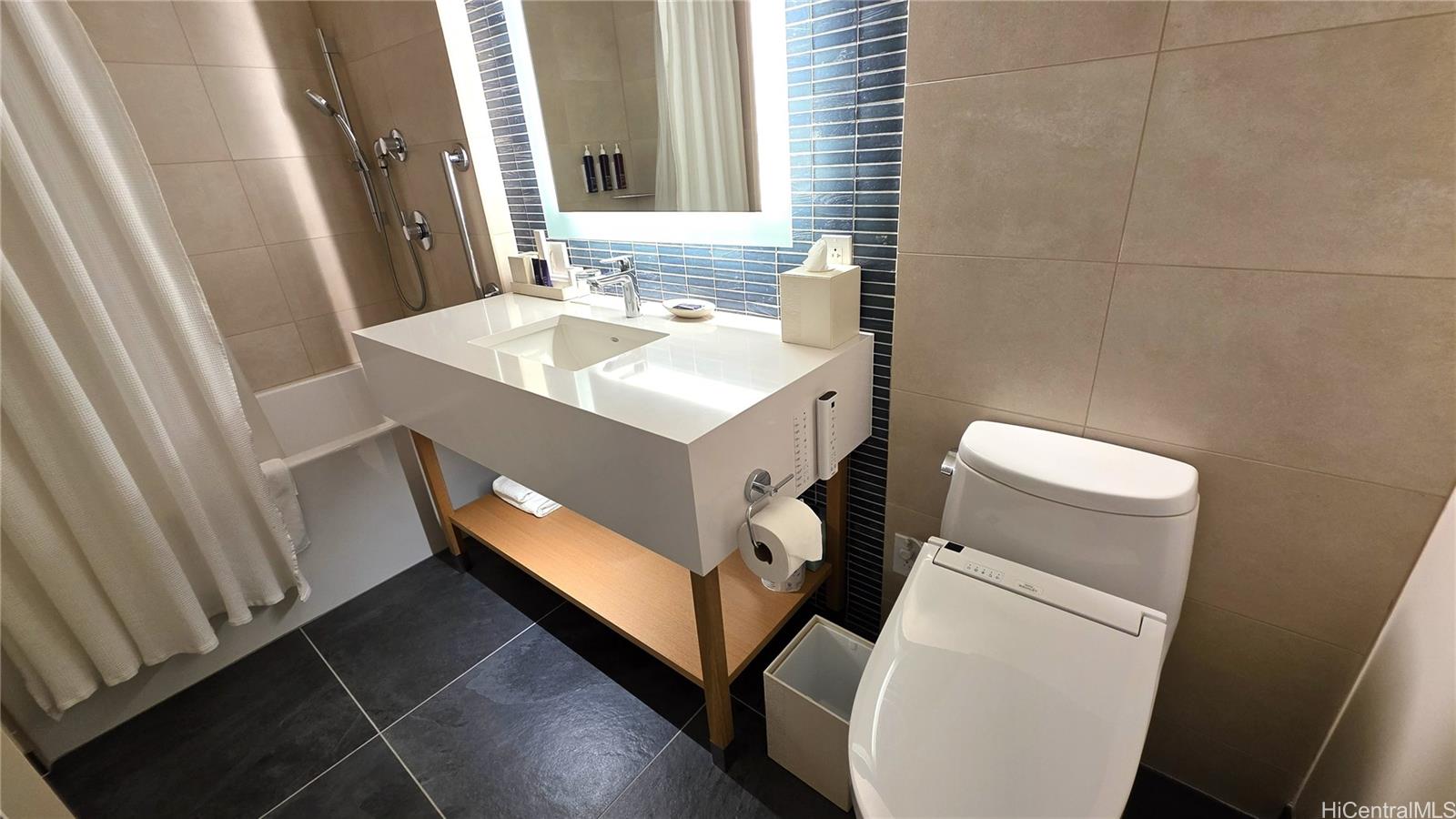 Sky Ala Moana East condo # 3704, Honolulu, Hawaii - photo 11 of 14