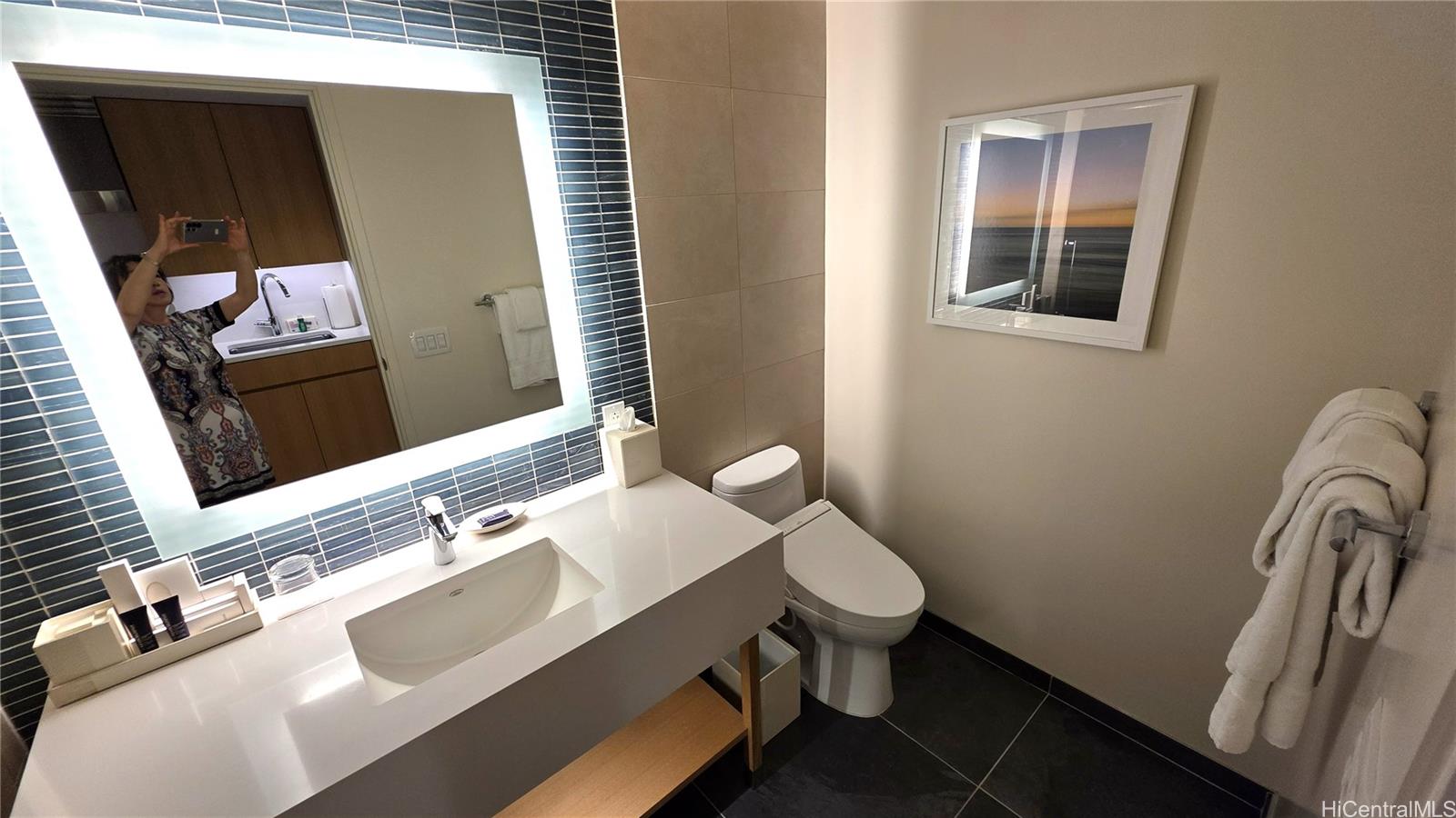 Sky Ala Moana East condo # 3704, Honolulu, Hawaii - photo 13 of 14