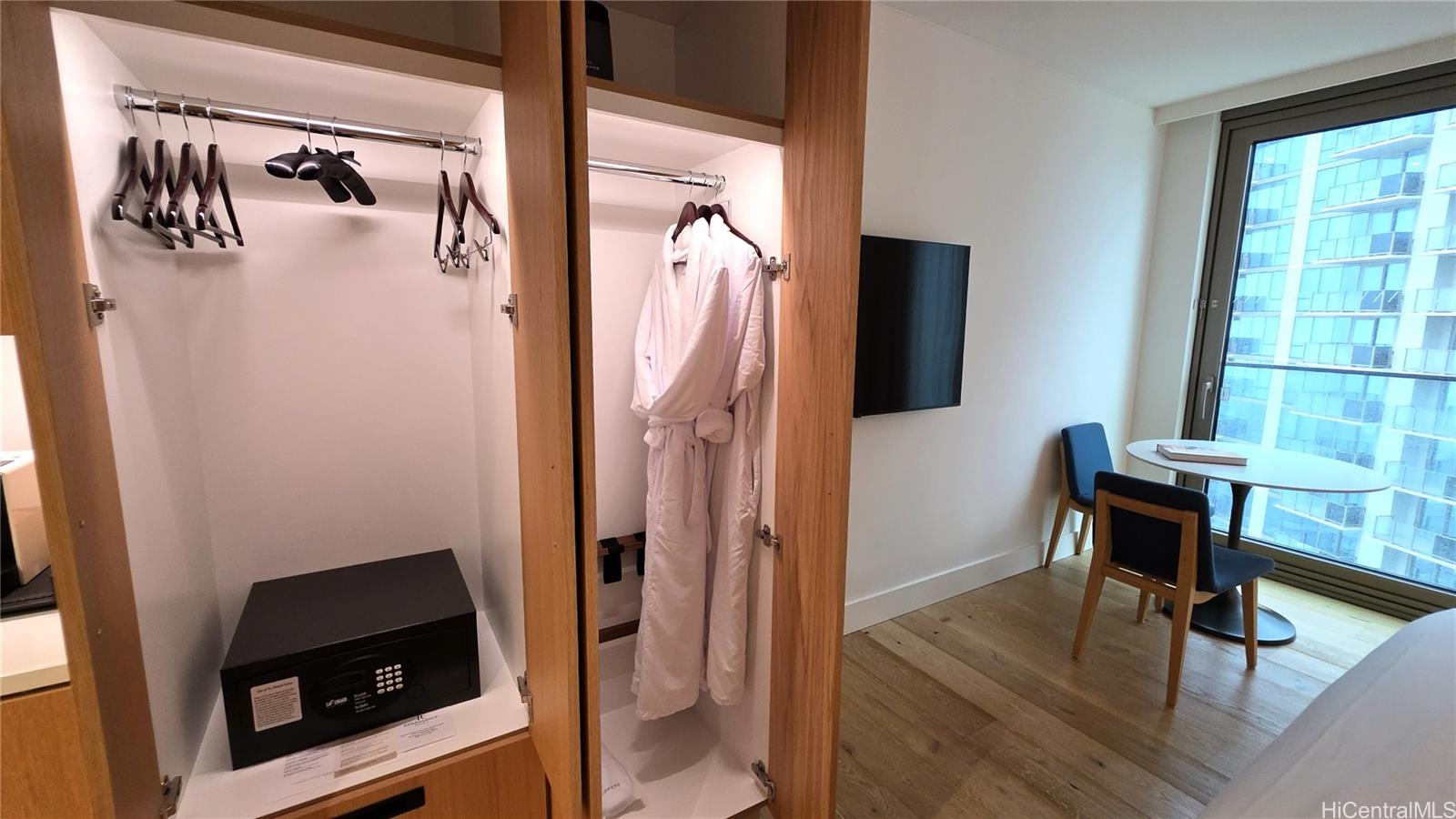 Sky Ala Moana East condo # 3704, Honolulu, Hawaii - photo 7 of 14