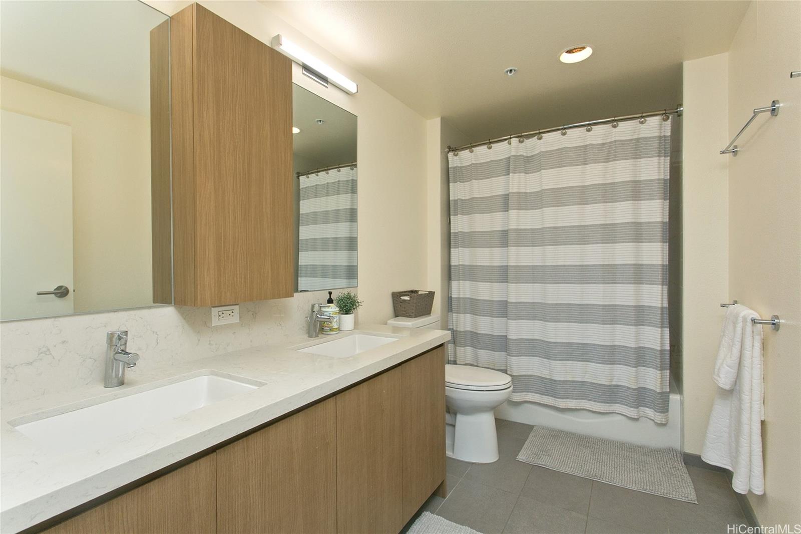 The Central Ala Moana condo # 2512, Honolulu, Hawaii - photo 6 of 20