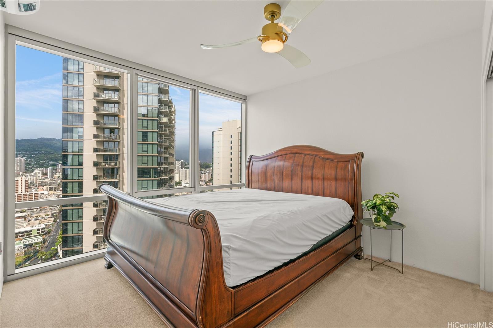 1391 Kapiolani Blvd Honolulu - Rental - photo 12 of 23