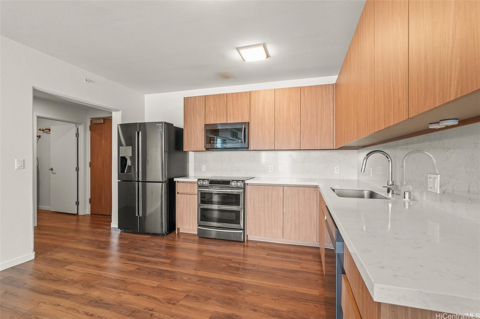 1391 Kapiolani Blvd Honolulu - Rental - photo 7 of 23