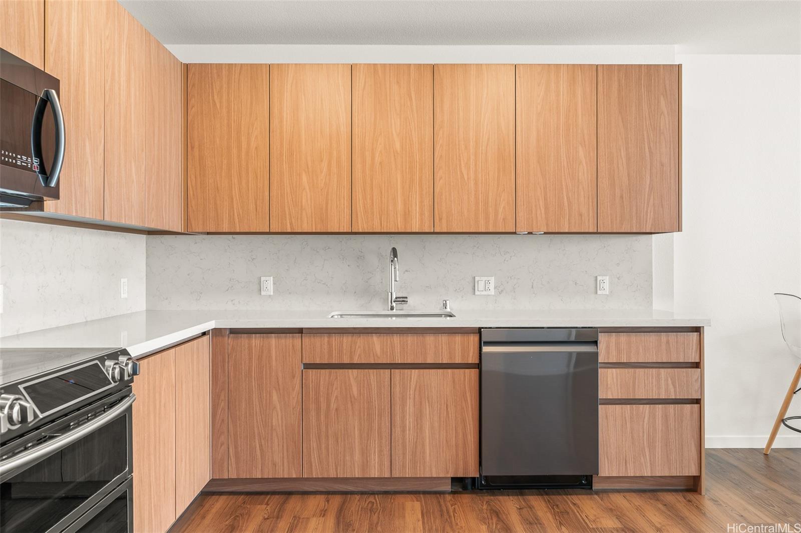 1391 Kapiolani Blvd Honolulu - Rental - photo 10 of 23