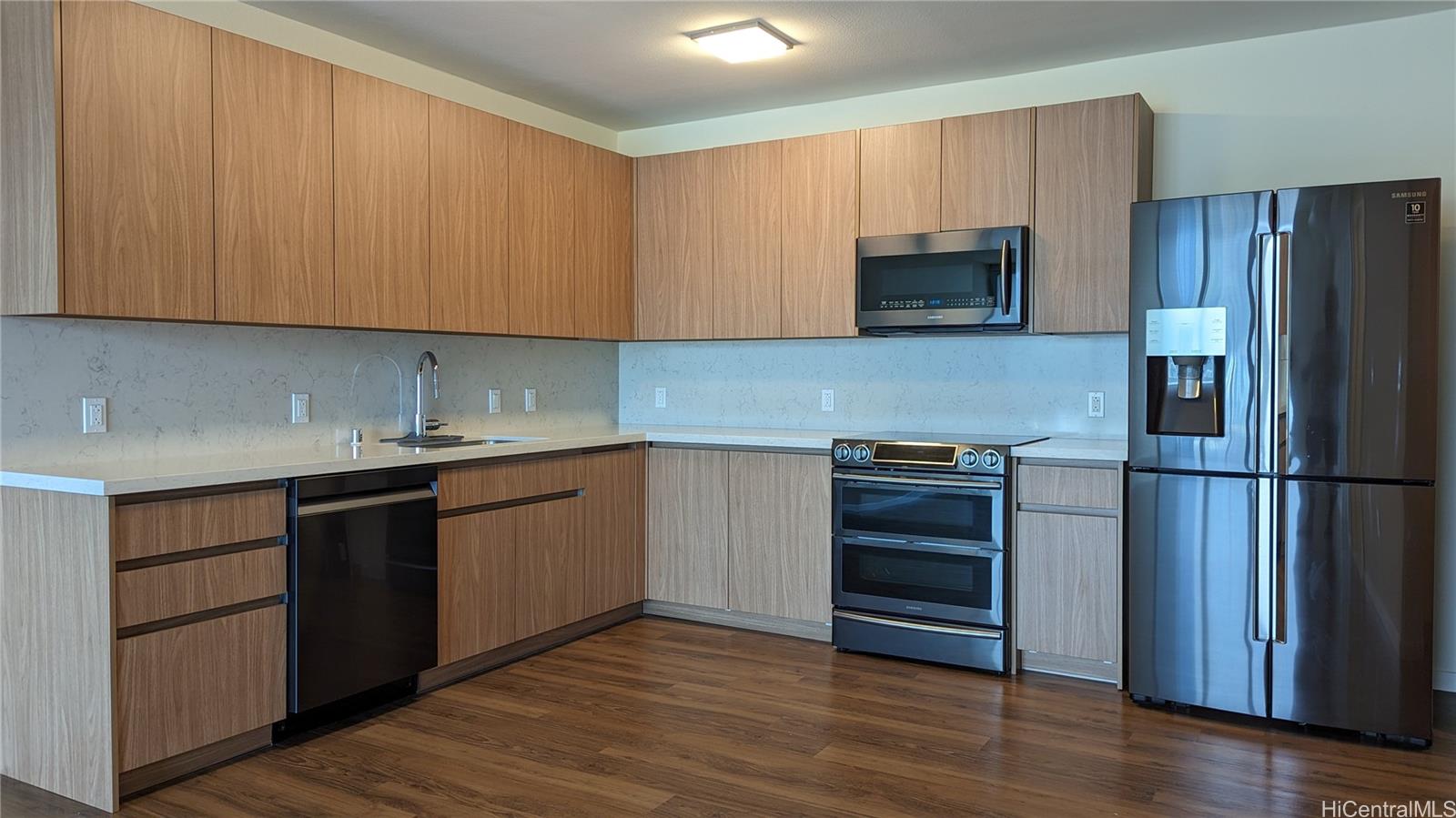 1391 Kapiolani Blvd Honolulu - Rental - photo 2 of 23