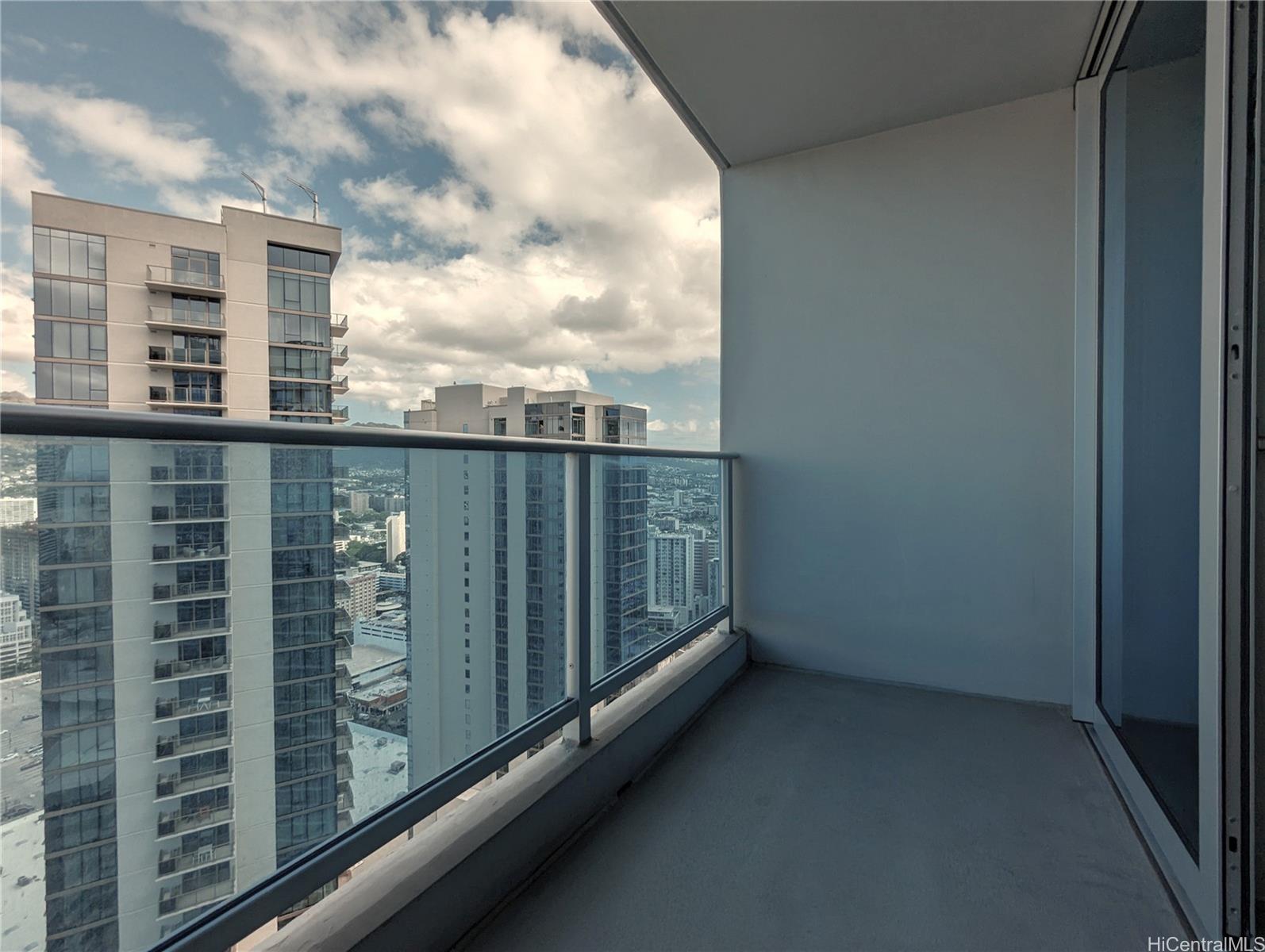 1391 Kapiolani Blvd Honolulu - Rental - photo 6 of 23