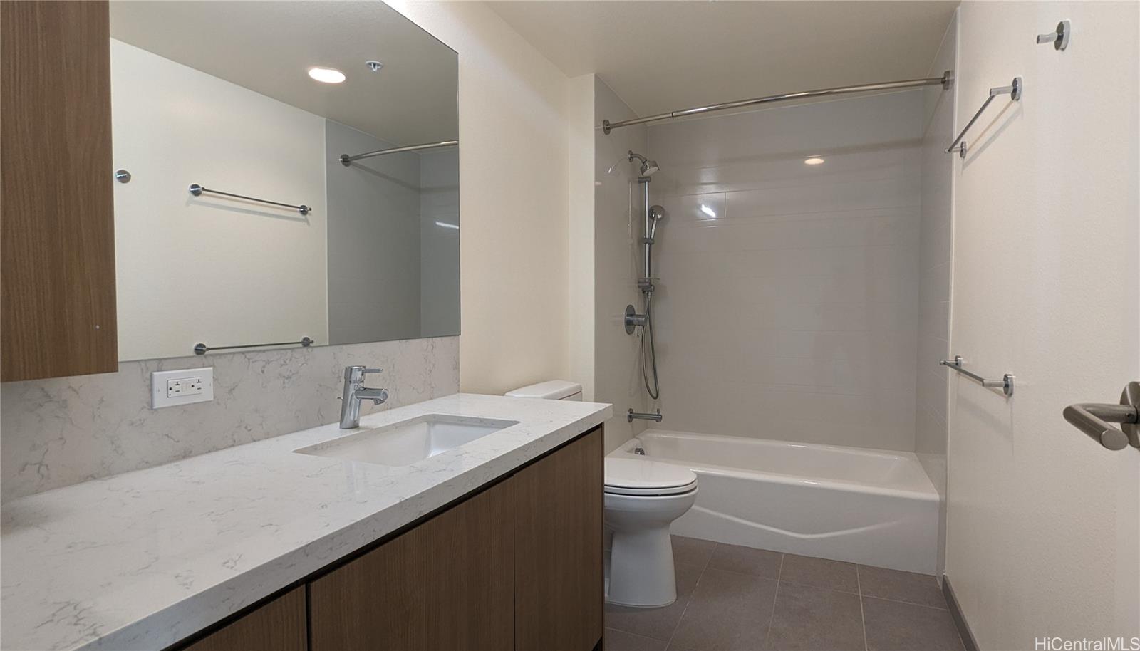 1391 Kapiolani Blvd Honolulu - Rental - photo 10 of 23