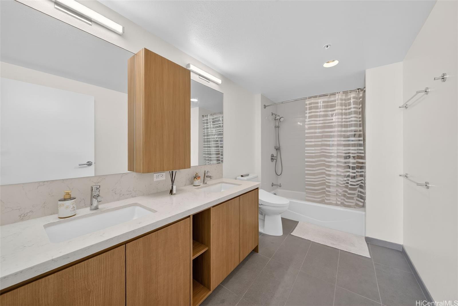 The Central Ala Moana condo # 3807, Honolulu, Hawaii - photo 16 of 25