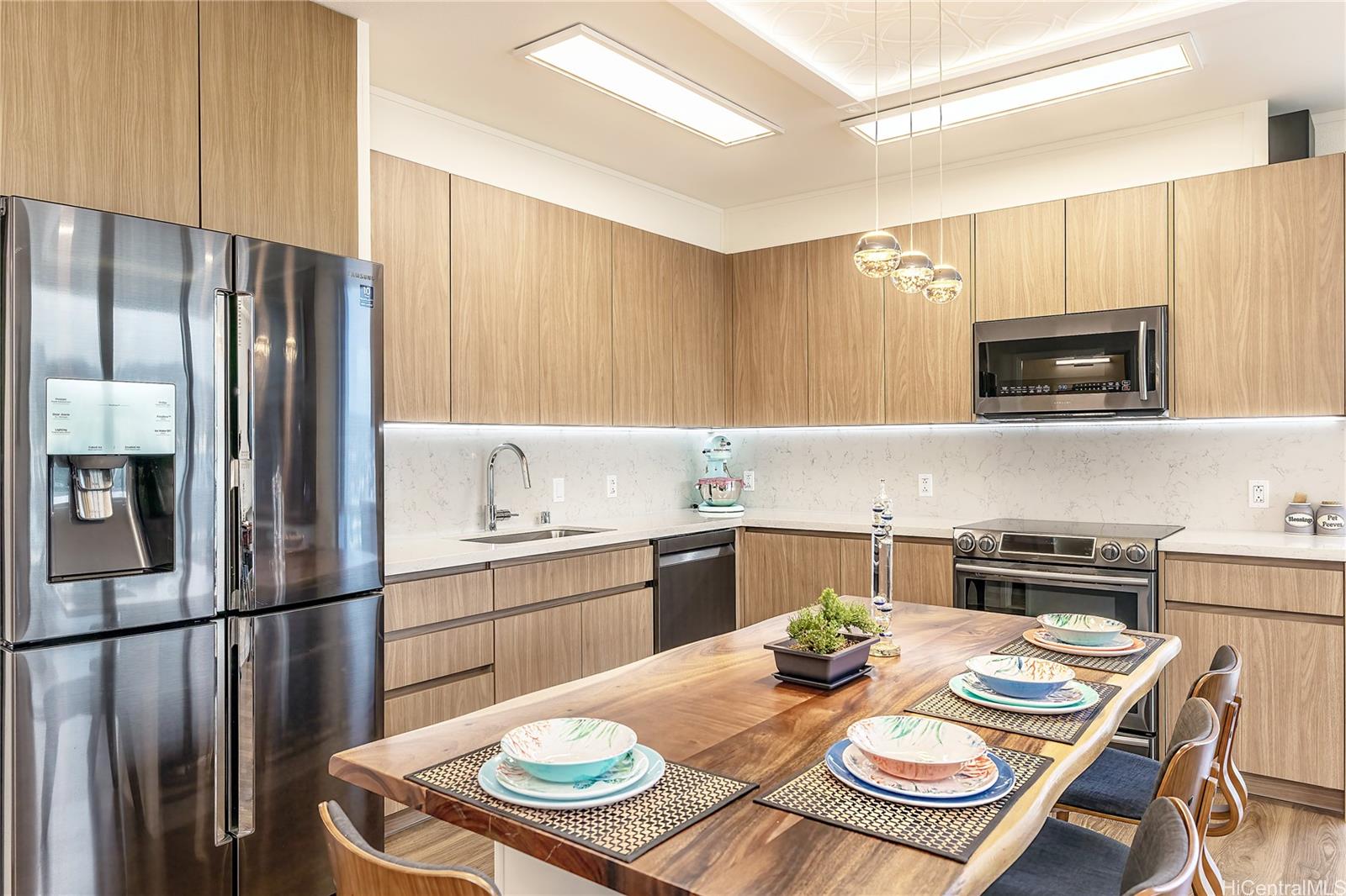 The Central Ala Moana condo # 4201, Honolulu, Hawaii - photo 2 of 13