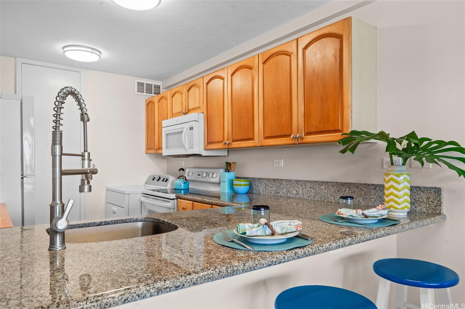 Meridian East condo # 904, Kailua, Hawaii - photo 9 of 25