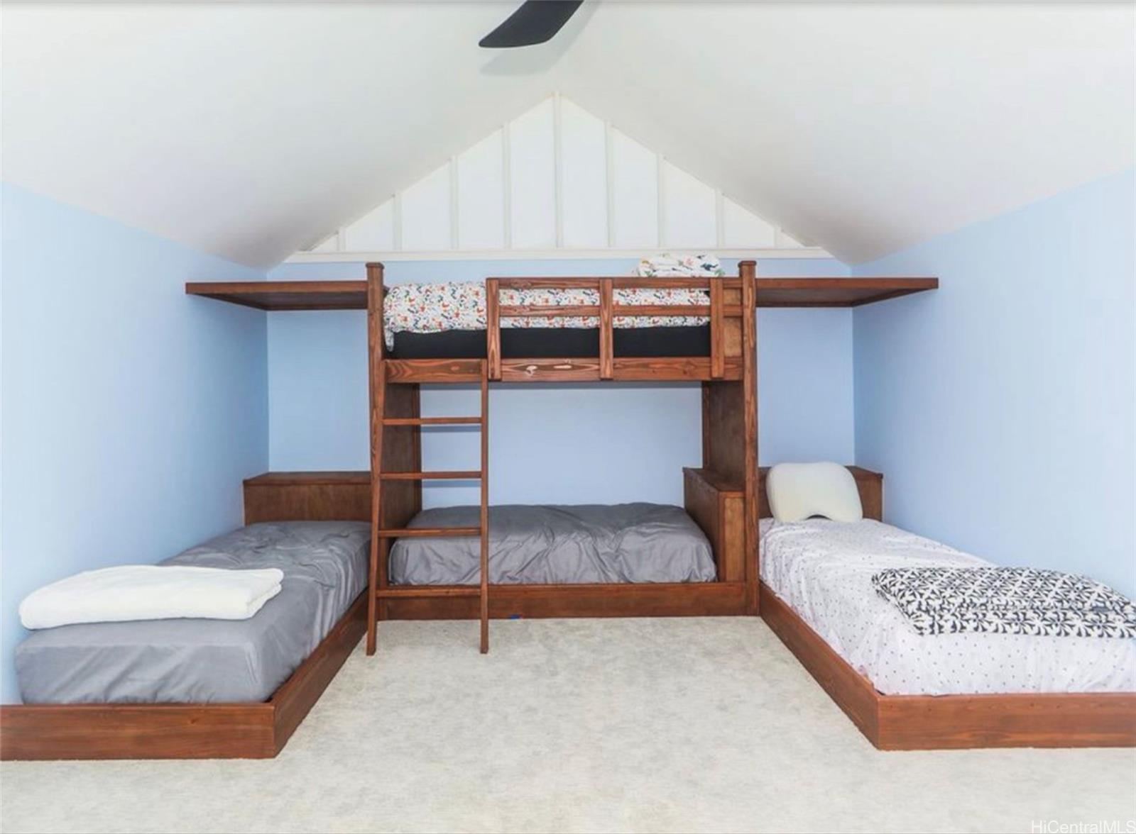 14  Hakumele Pl Old Pali, Honolulu home - photo 13 of 25