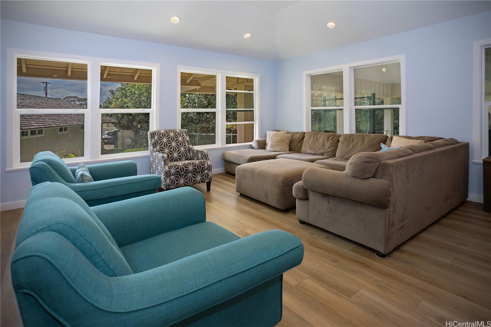 14  Hakumele Pl Old Pali, Honolulu home - photo 4 of 25