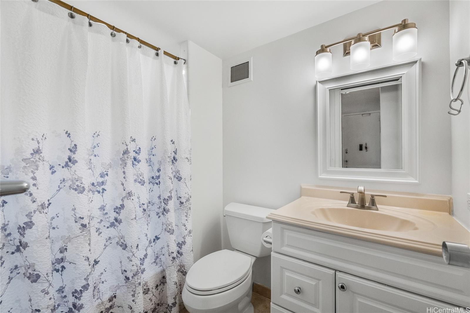 Barclay condo # 302, Honolulu, Hawaii - photo 13 of 21