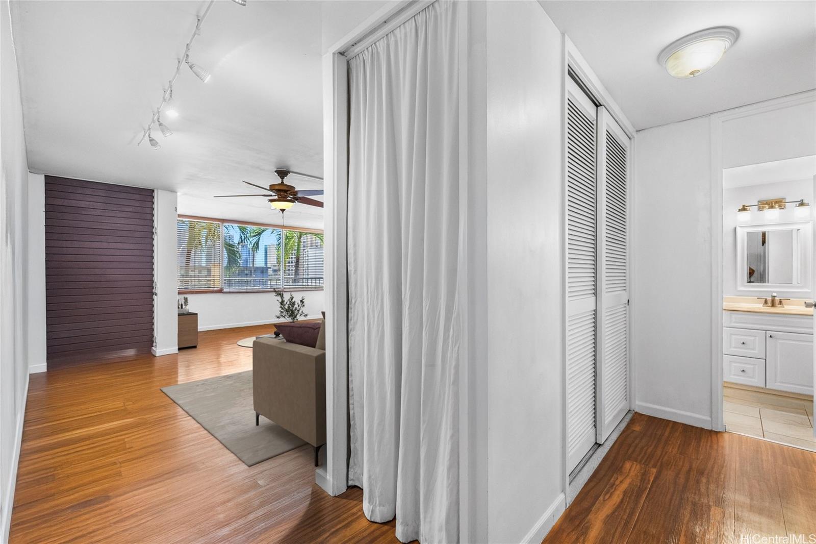 Barclay condo # 302, Honolulu, Hawaii - photo 8 of 21