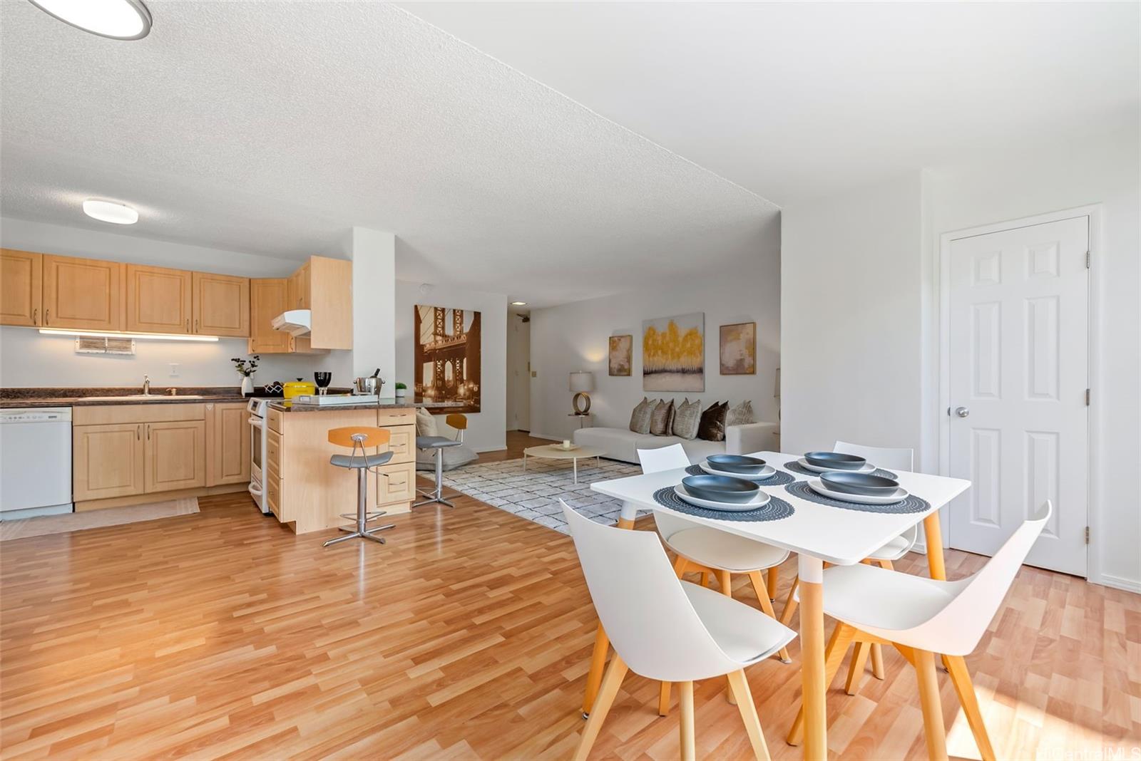 Barclay condo # 505, Honolulu, Hawaii - photo 6 of 19