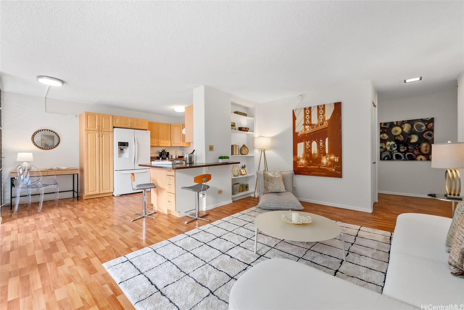 Barclay condo # 505, Honolulu, Hawaii - photo 4 of 19