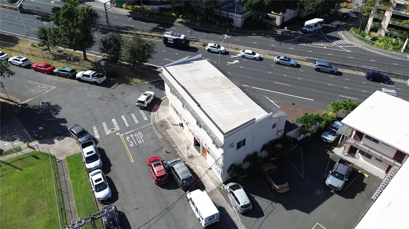 1402 Lusitana St Honolulu Oahu commercial real estate photo4 of 13