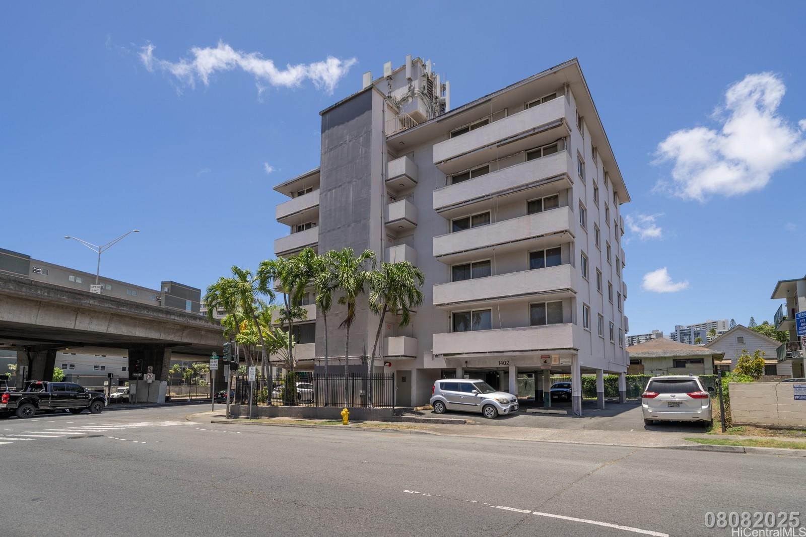 1402 Piikoi Street Honolulu - Rental - photo 2 of 18