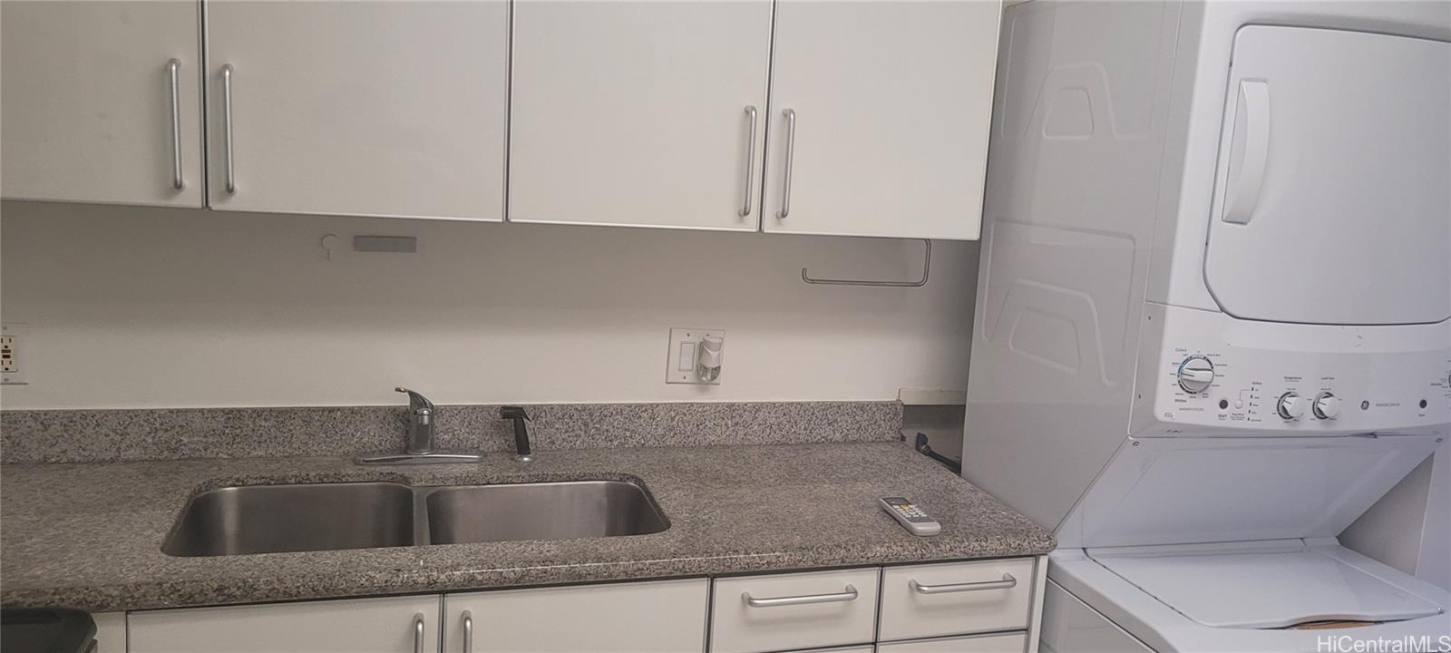 1402 Piikoi condo # 502, Honolulu, Hawaii - photo 2 of 14