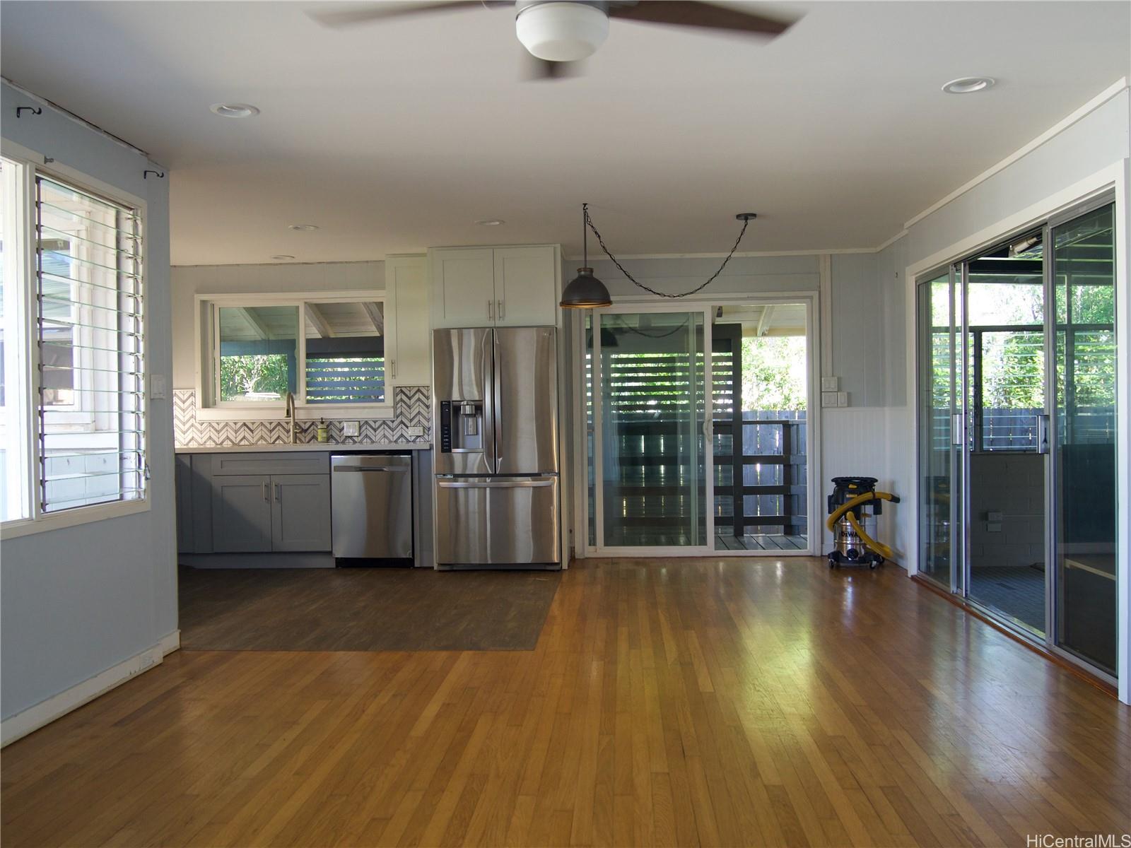 1403  Makamua St Pearl City-upper, PearlCity home - photo 6 of 18