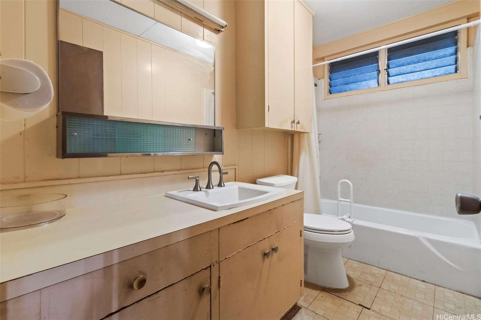 1404  Kaumoli Street Pearl City-upper, PearlCity home - photo 17 of 23