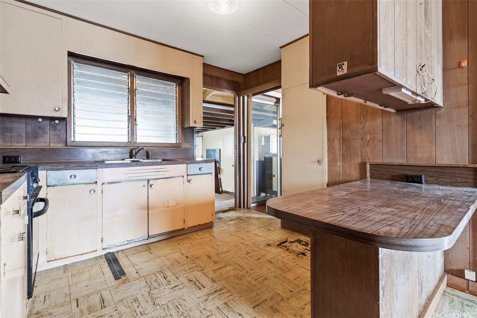 1404  Kaumoli Street Pearl City-upper, PearlCity home - photo 8 of 23