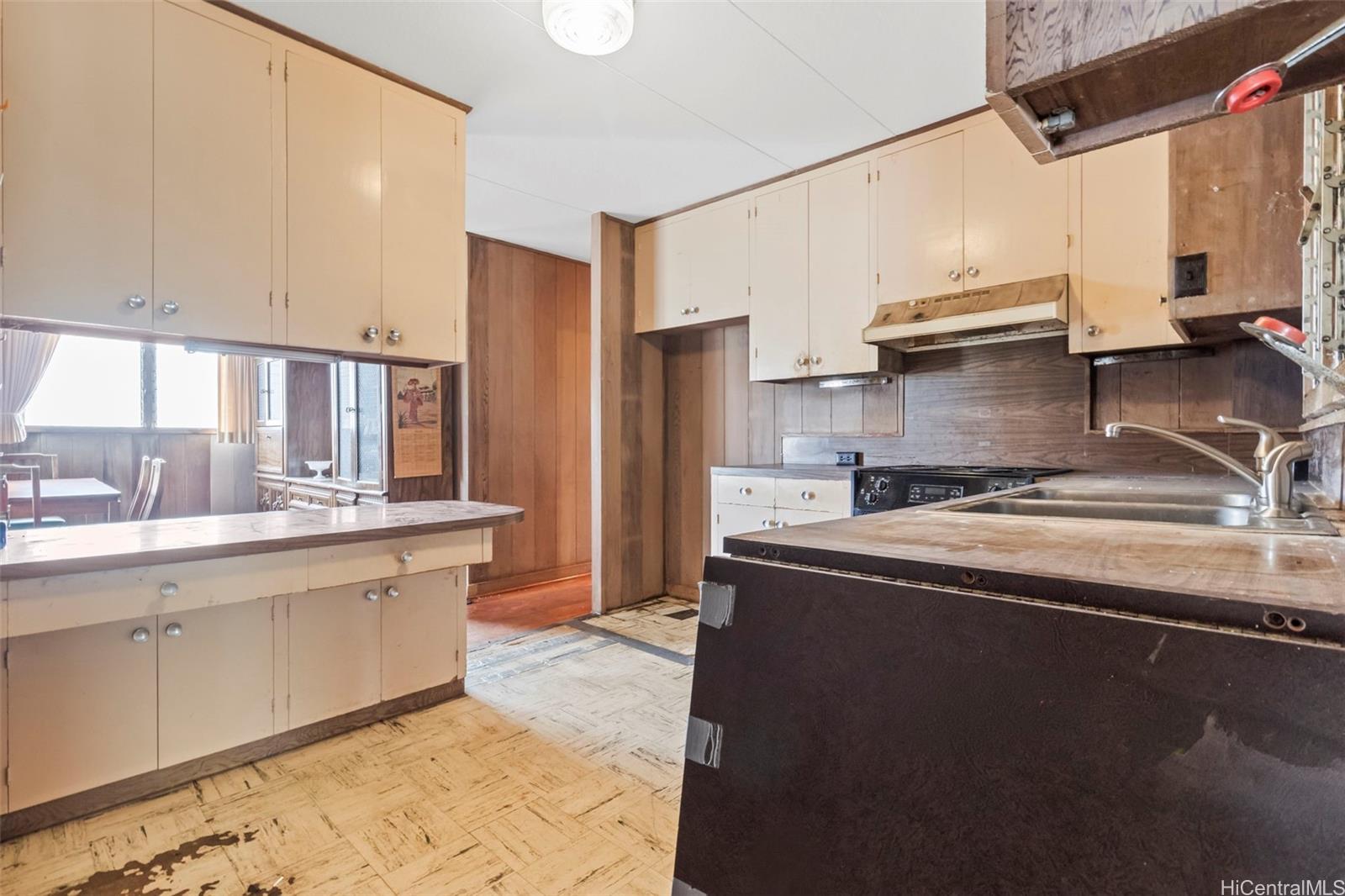 1404  Kaumoli Street Pearl City-upper, PearlCity home - photo 9 of 23