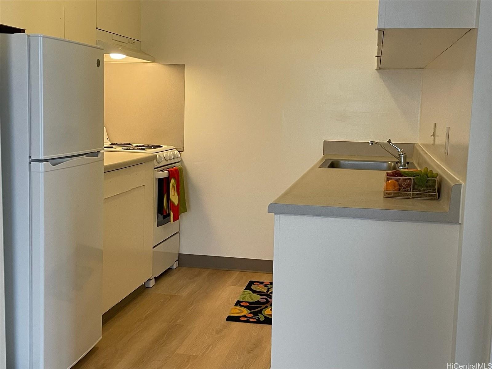 1404 Kewalo St Honolulu - Rental - photo 3 of 8