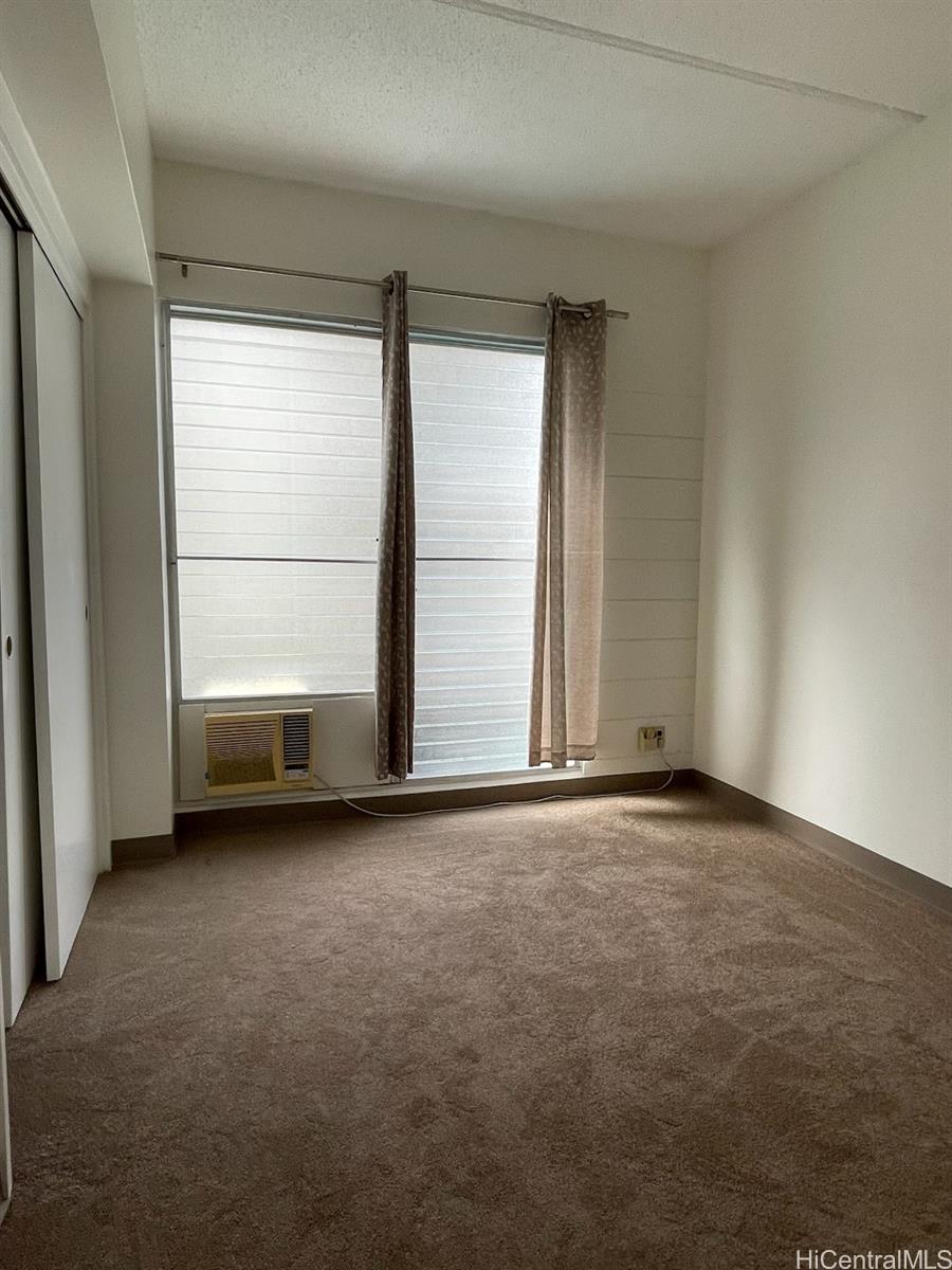 1404 Kewalo St Honolulu - Rental - photo 4 of 8