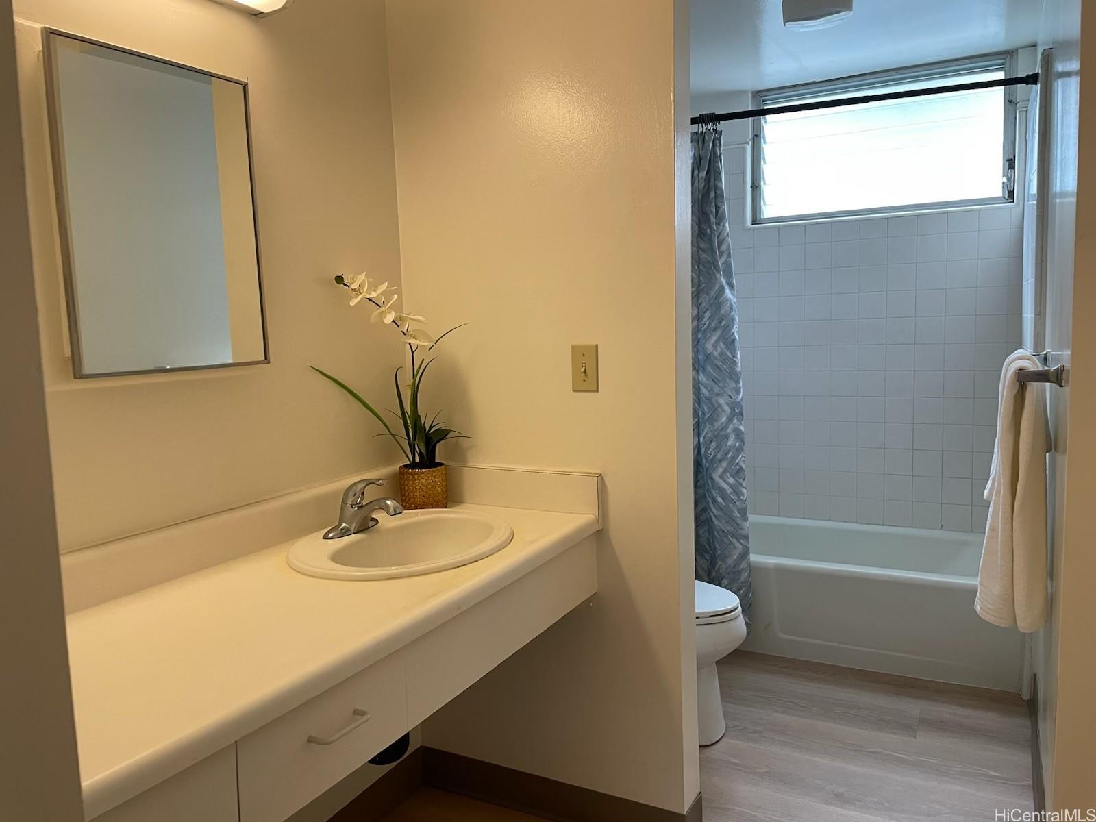 1404 Kewalo St Honolulu - Rental - photo 6 of 8