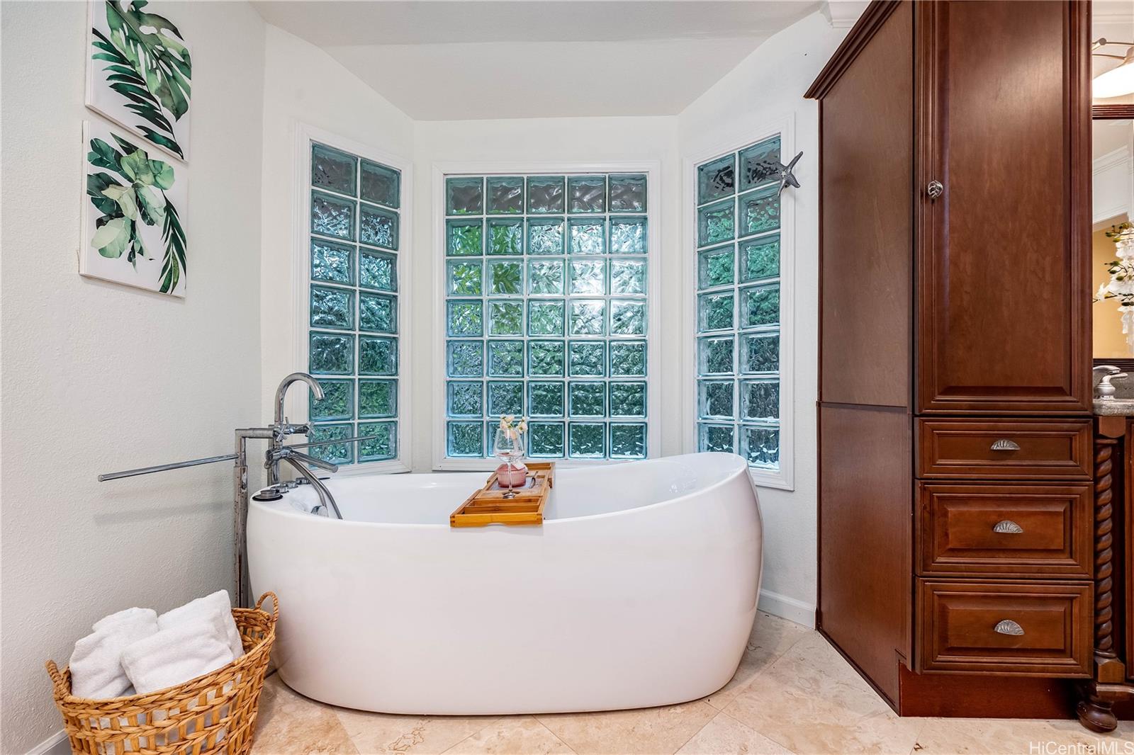 1408  Auwaiku Street Keolu Hills, Kailua home - photo 8 of 25