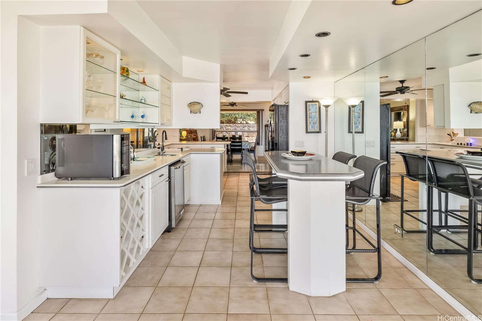 1410  Ehupua St Waialae Iki, Diamond Head home - photo 13 of 25