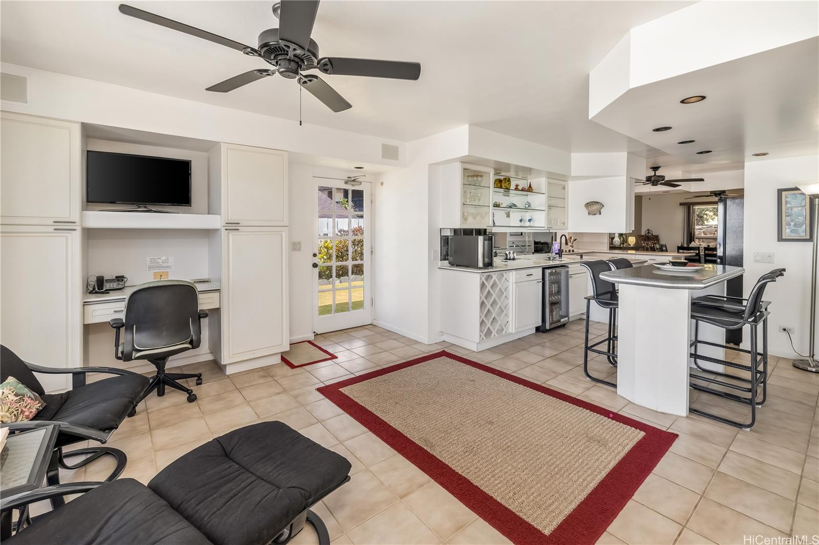 1410  Ehupua St Waialae Iki, Diamond Head home - photo 14 of 25