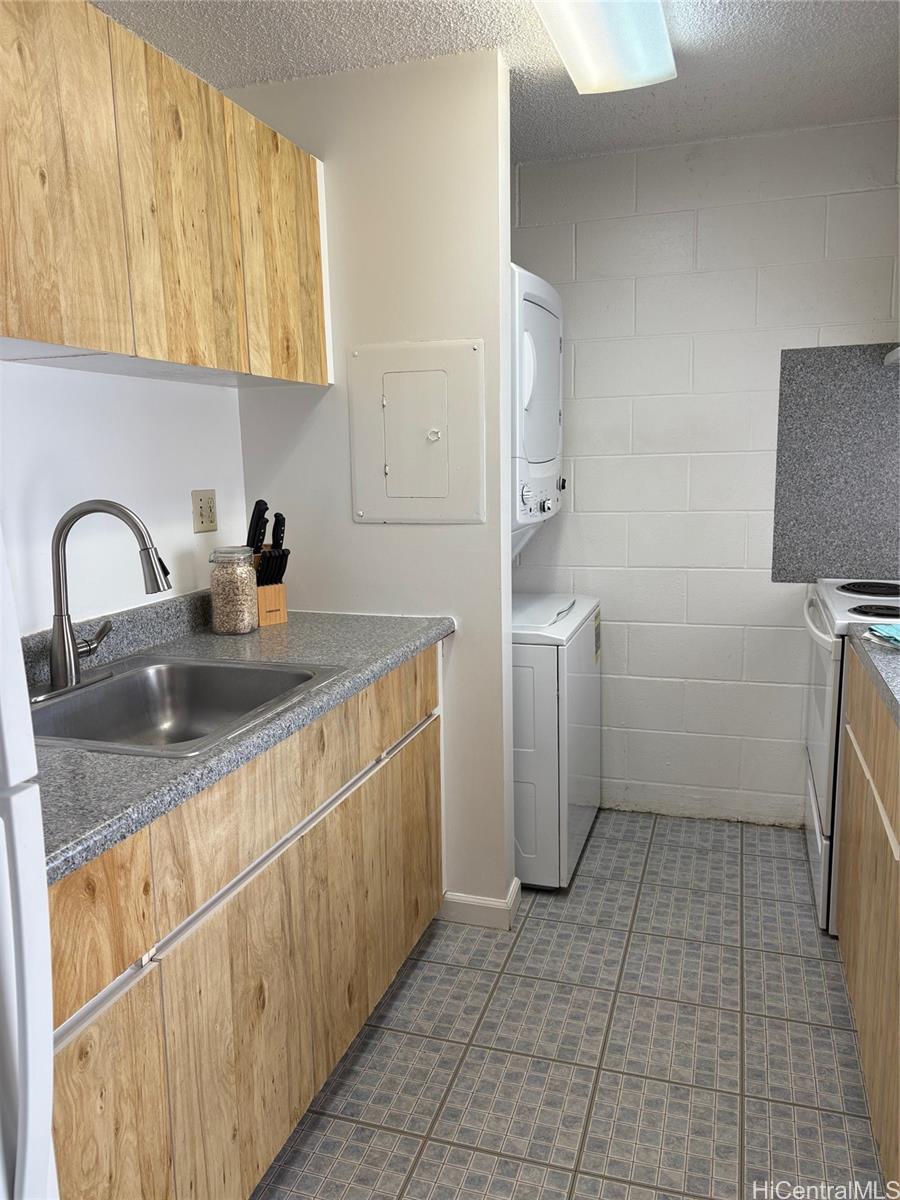 1415 Liholiho Street Honolulu - Rental - photo 3 of 9