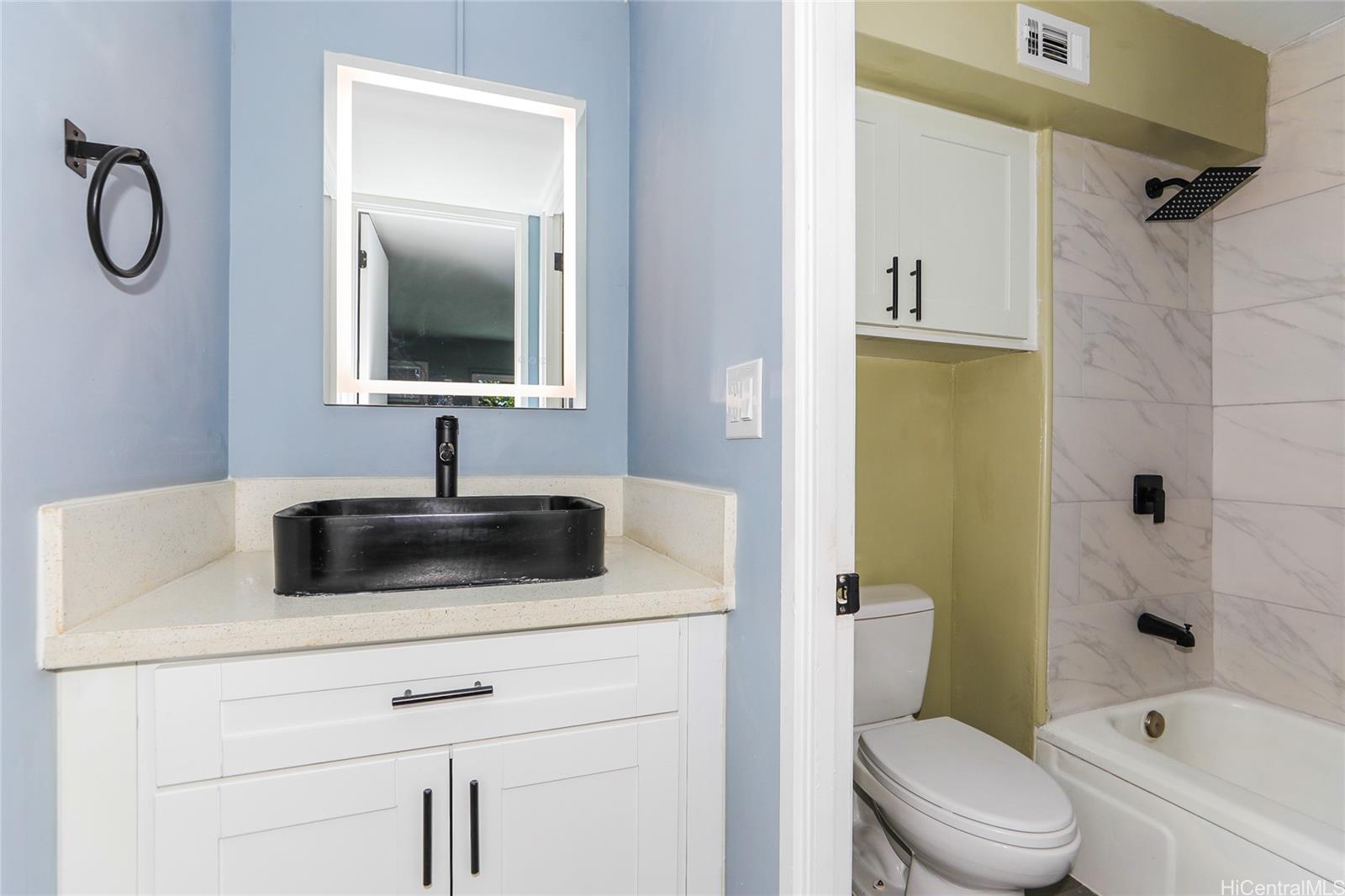 Luna-Liho Towers condo # 401, Honolulu, Hawaii - photo 12 of 19