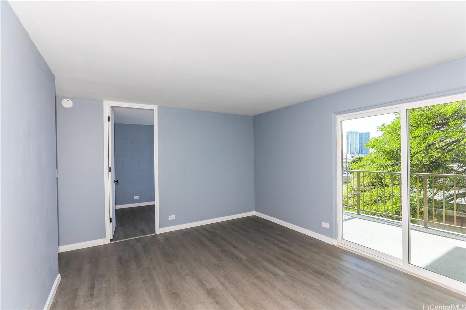 Luna-Liho Towers condo # 401, Honolulu, Hawaii - photo 4 of 19