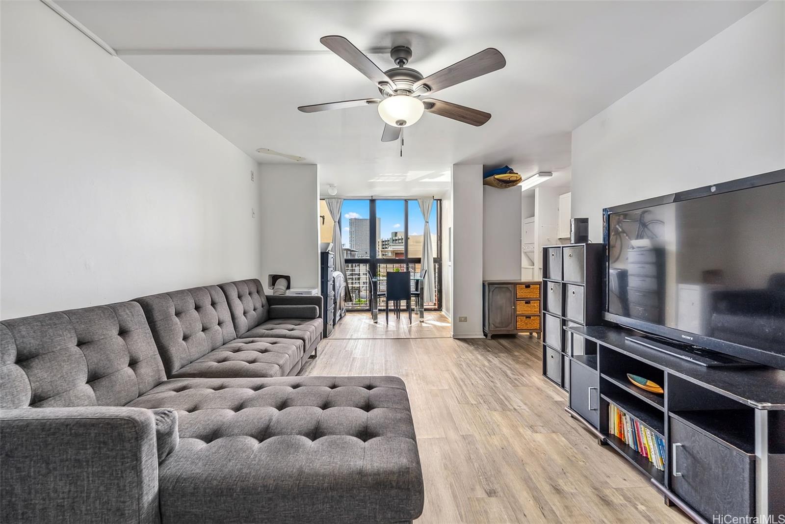 Luna-Liho Towers condo # 407, Honolulu, Hawaii - photo 2 of 24