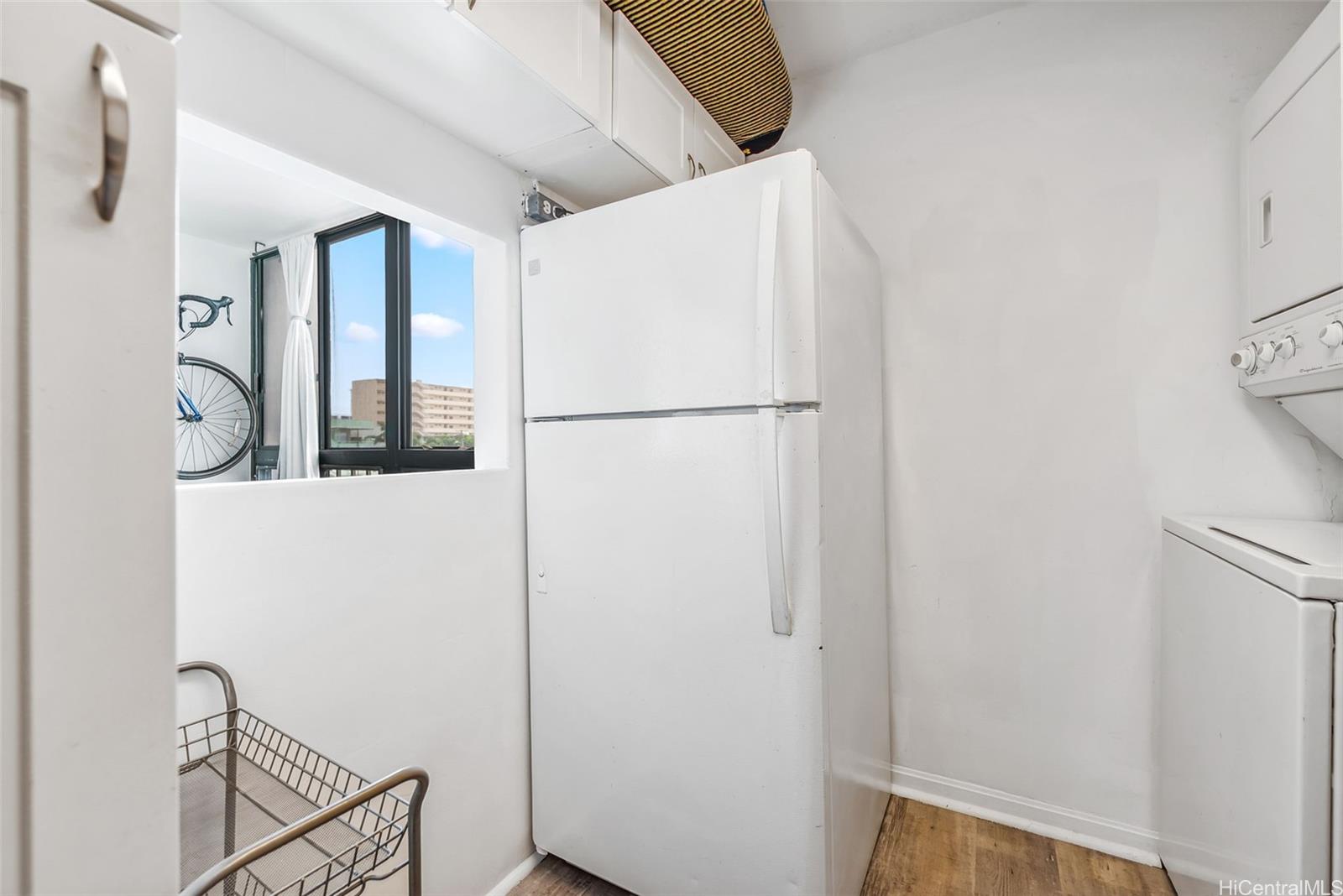 Luna-Liho Towers condo # 407, Honolulu, Hawaii - photo 12 of 24