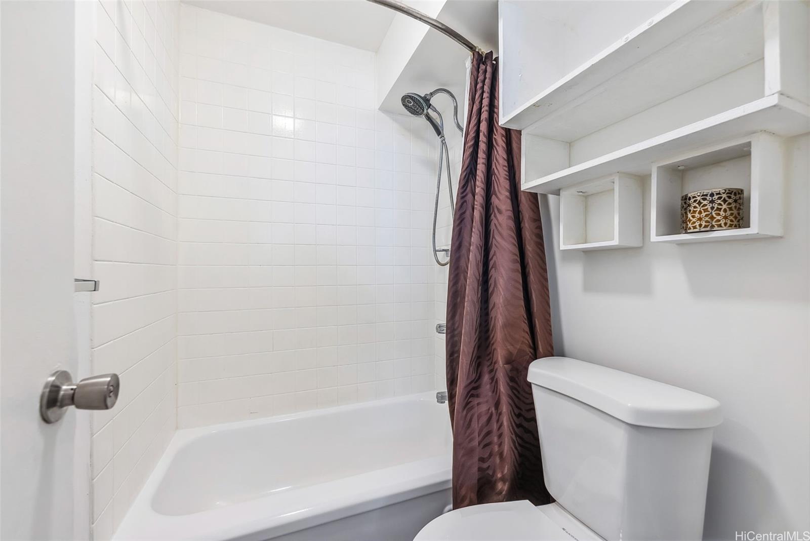 Luna-Liho Towers condo # 407, Honolulu, Hawaii - photo 19 of 24