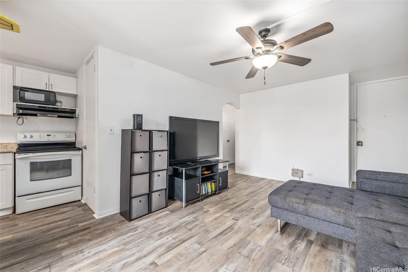 Luna-Liho Towers condo # 407, Honolulu, Hawaii - photo 5 of 24