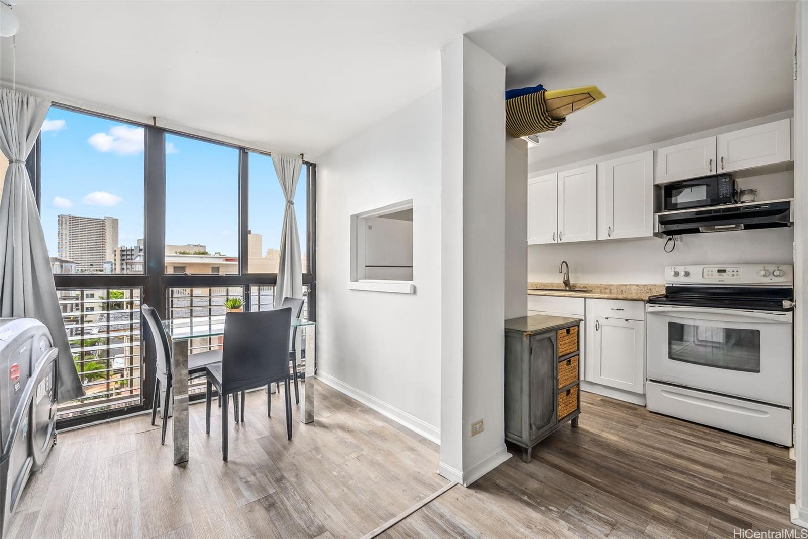 Luna-Liho Towers condo # 407, Honolulu, Hawaii - photo 8 of 24