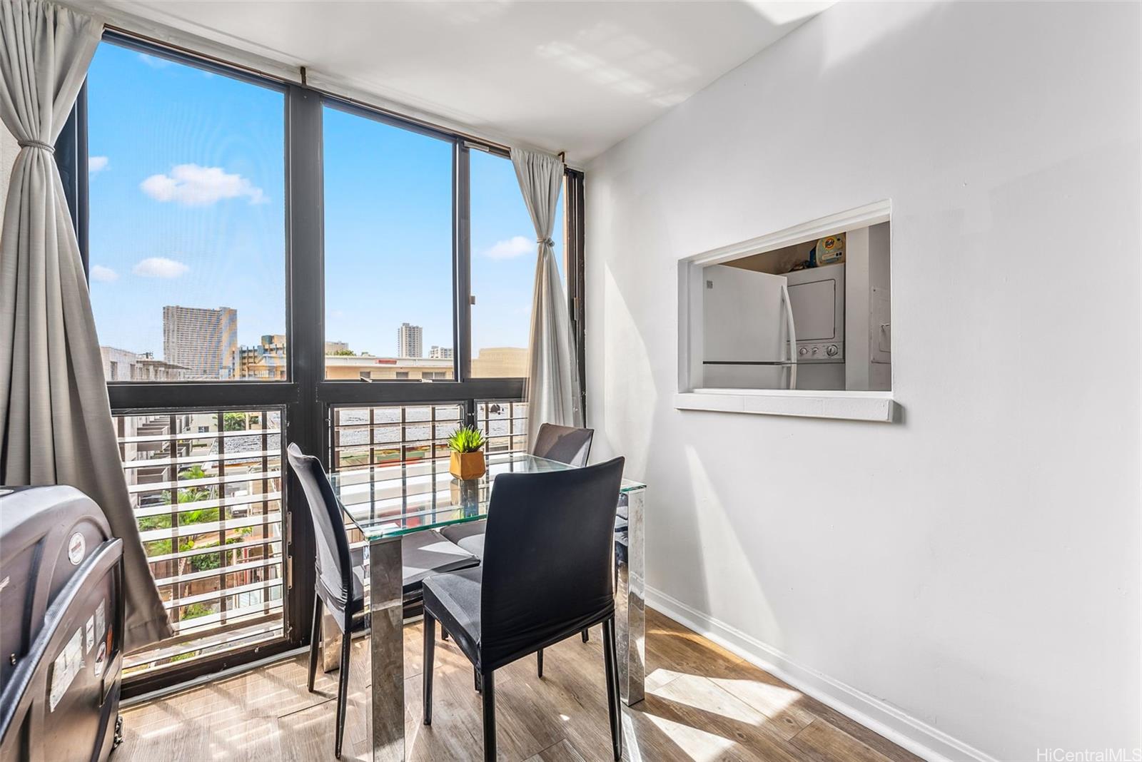 Luna-Liho Towers condo # 407, Honolulu, Hawaii - photo 9 of 24