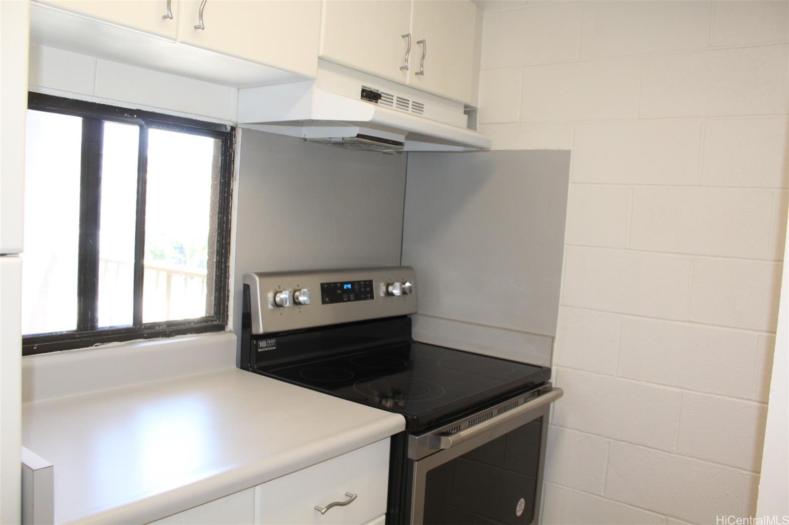 Luna-Liho Towers condo # 704, Honolulu, Hawaii - photo 6 of 14