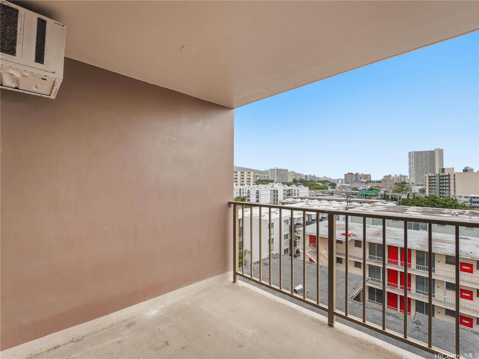 Luna-Liho Towers condo # 704, Honolulu, Hawaii - photo 13 of 17