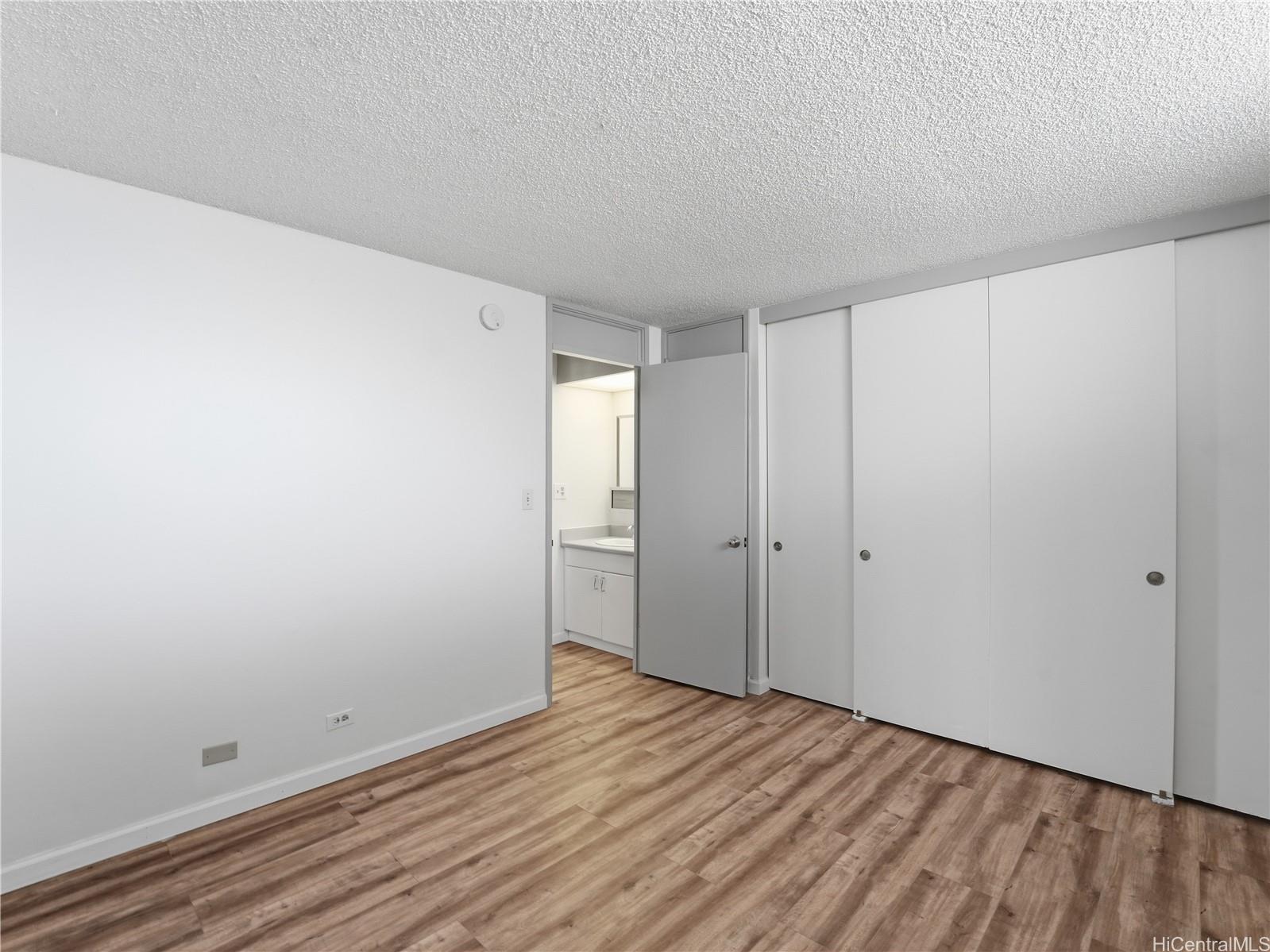 Luna-Liho Towers condo # 704, Honolulu, Hawaii - photo 6 of 17